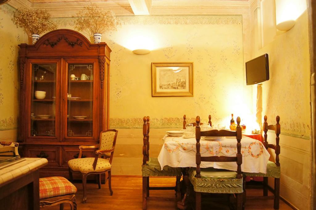 Melarancio Apartments Florence Room photo