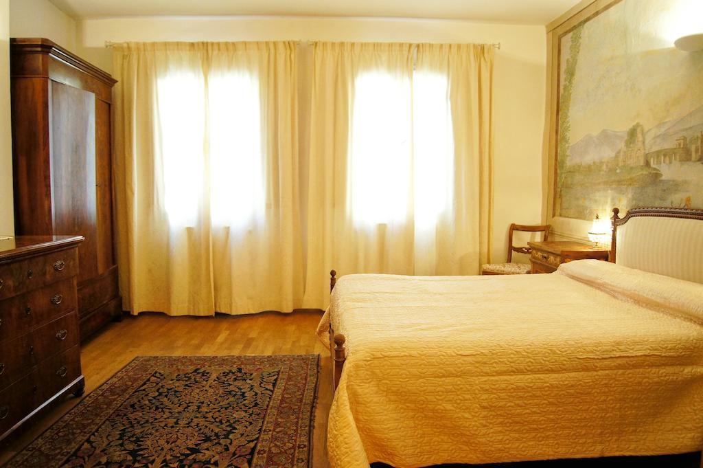 Melarancio Apartments Florence Room photo