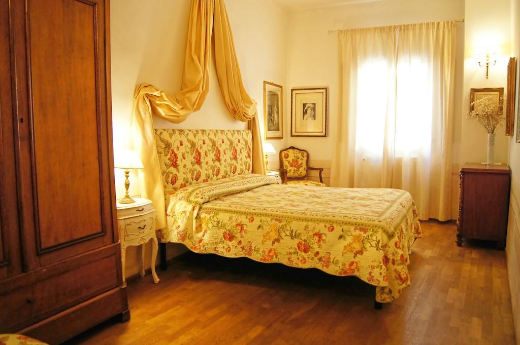 Melarancio Apartments Florence Room photo